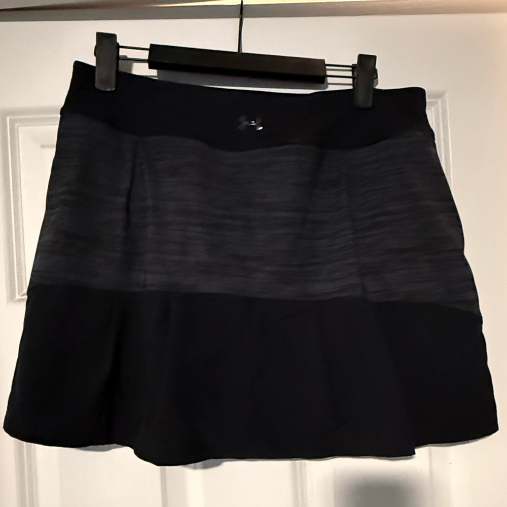 Gray & Black UNDER ARMOUR GOLF/ TENNIS/ ACTIVE SKIRT/ SKORT